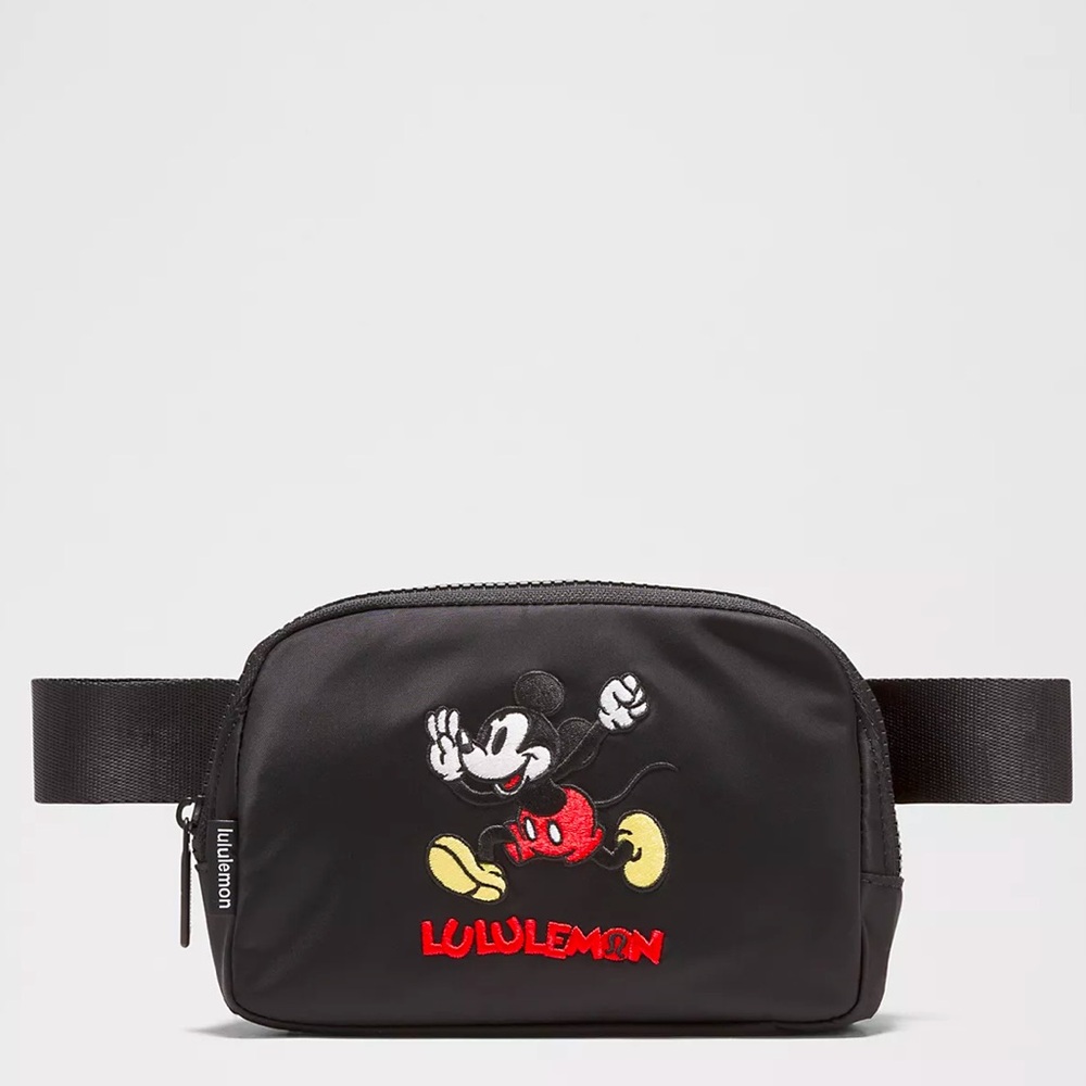 🆕 LULULEMON X DISNEY Everywhere Belt Bag 1L Mickey in Motion Graphic Black NWT